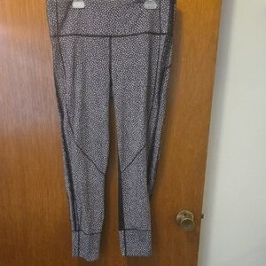 Lululemon Athletica Black and White Patterned Jogger Style Legging